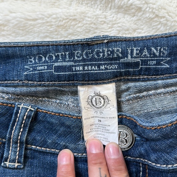 Denim shorts - Picture 6 of 7